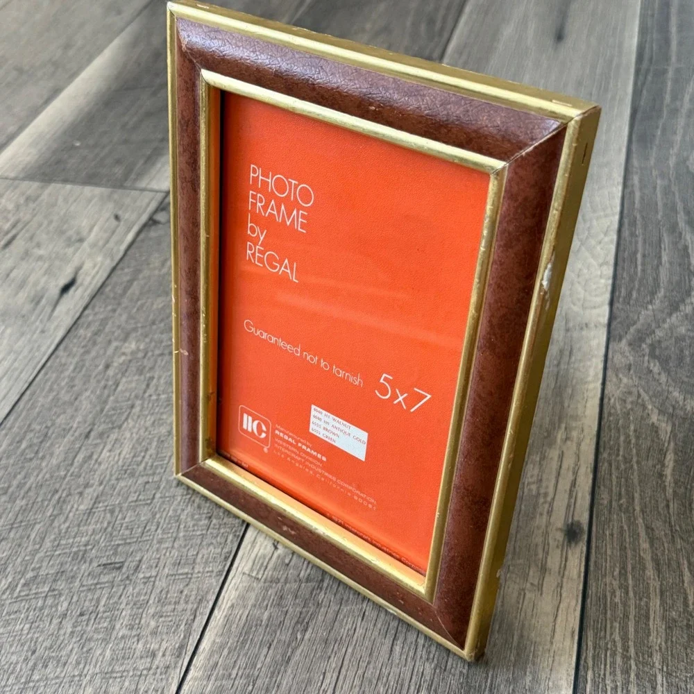 Regal Frames 5x7 Photo Frame Burl Wood Look Gold Trim Vintage 4040 H1 Walnut USA